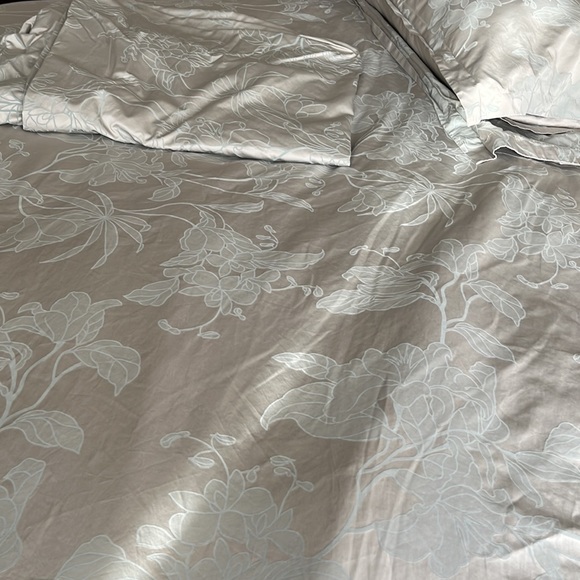COPY - Pasaya king bed set - Picture 5 of 9